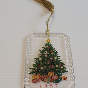 AVON Gift Collection 1987 Fine Crystal Tree Ornament Gold Tassel No Box.